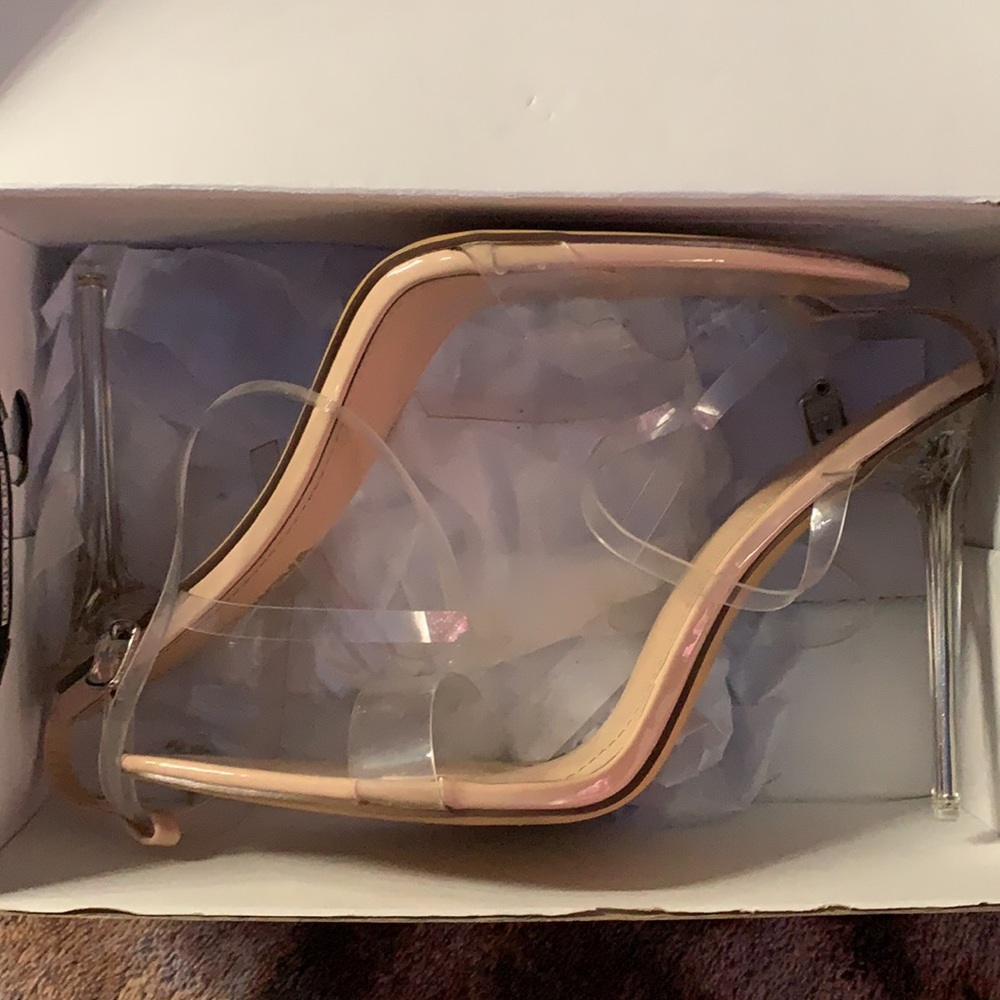 Coming Through Heeled Sandal - Picture 4 of 7